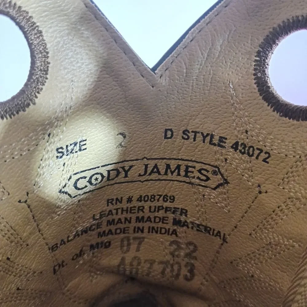 Cody James Brown Square Toe Cowboy Western Boots Youth Size 2 D style 43072C.